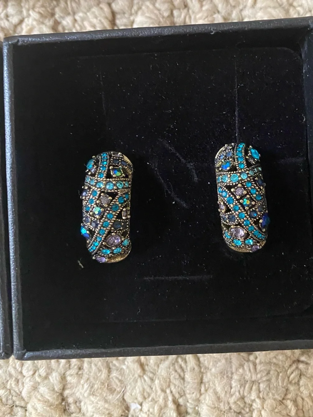 Heidi Daus 3 earrings and 1 bracelet NIB - Picture 3 of 7